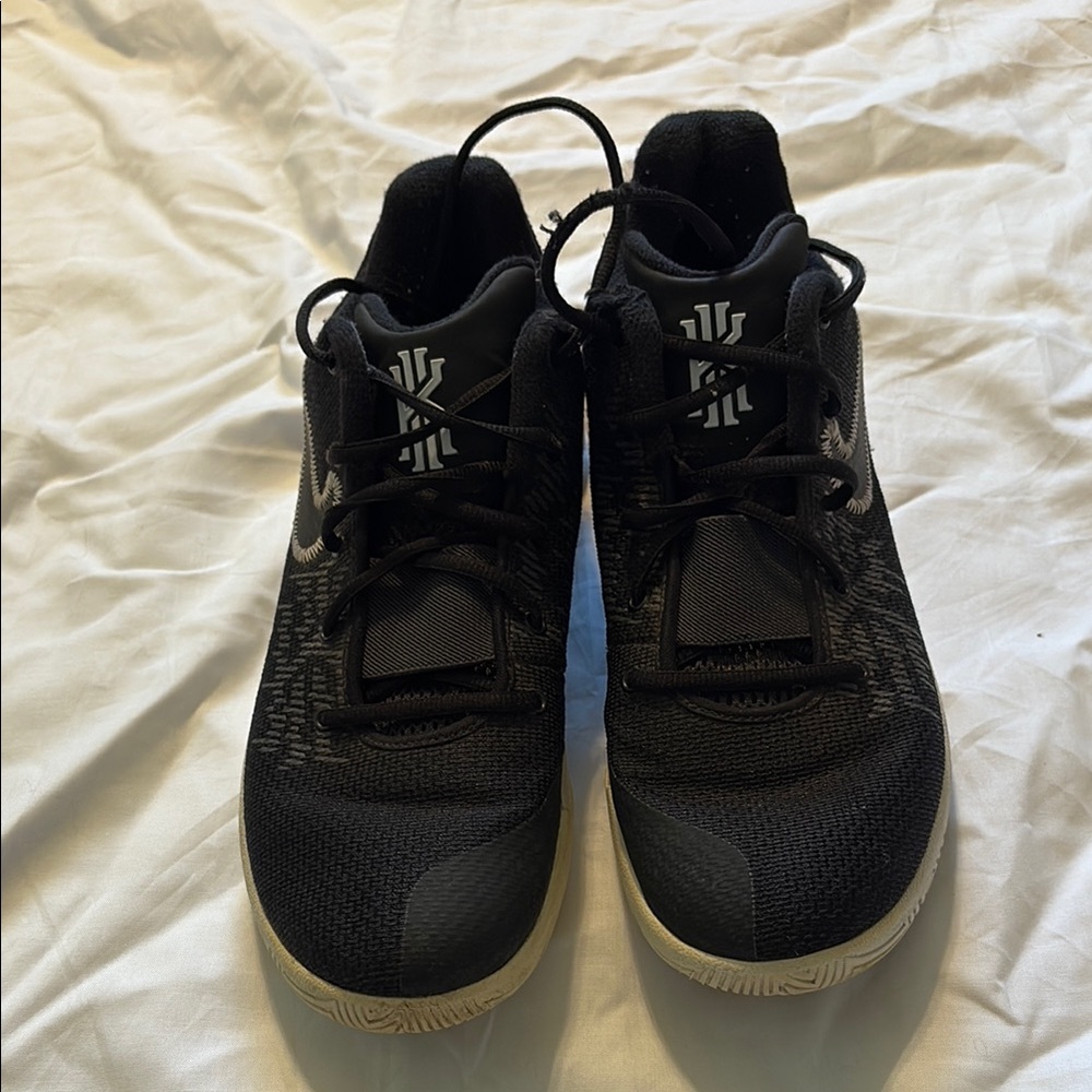 Nike Kyrie Flytrap Shoe